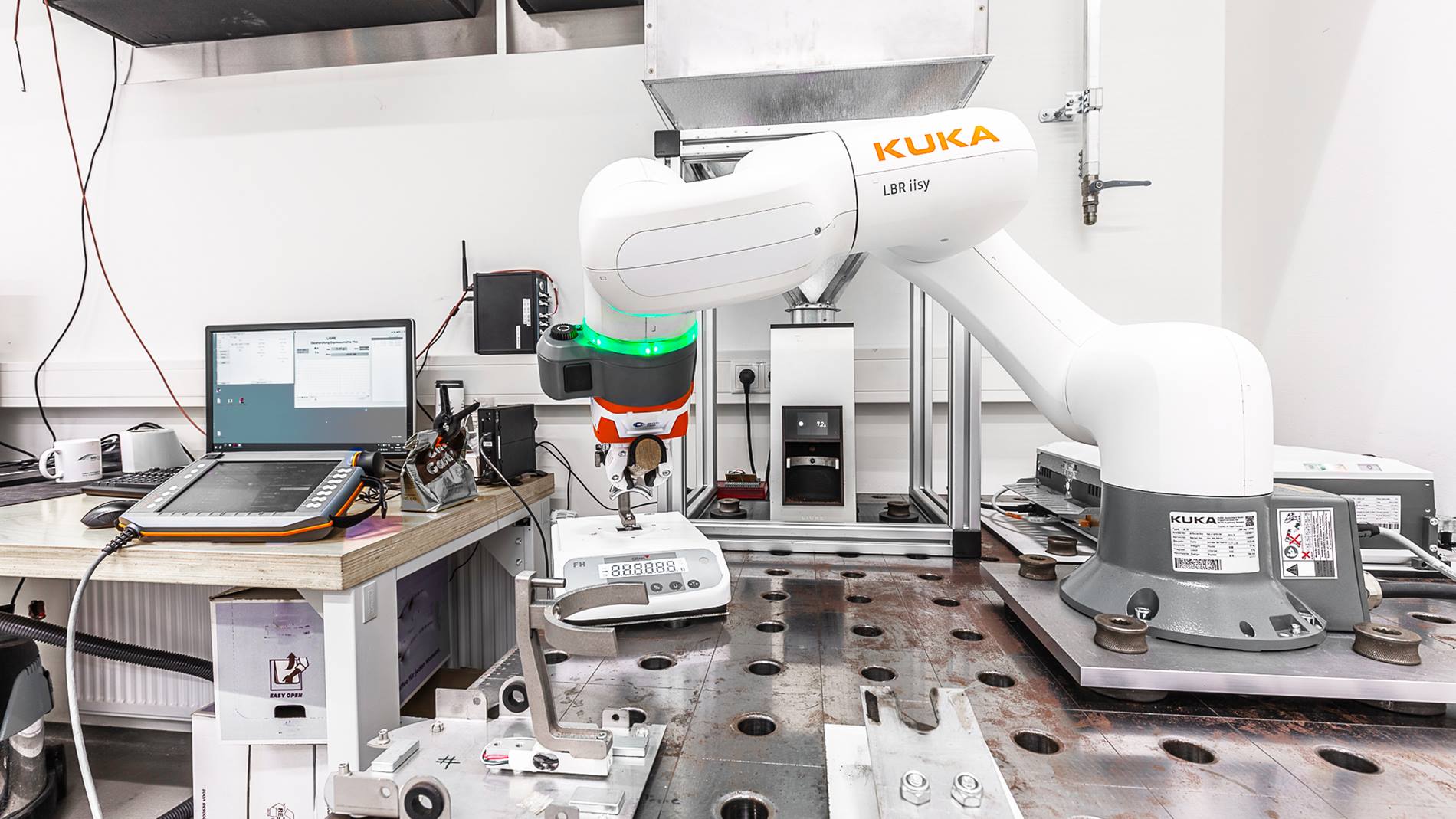 LBR iisy cobot voor koffie kwaliteitscontrole