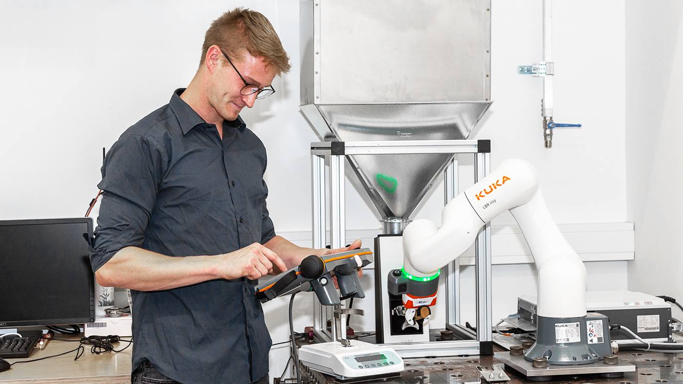 LBR iisy cobot voor koffie kwaliteitscontrole