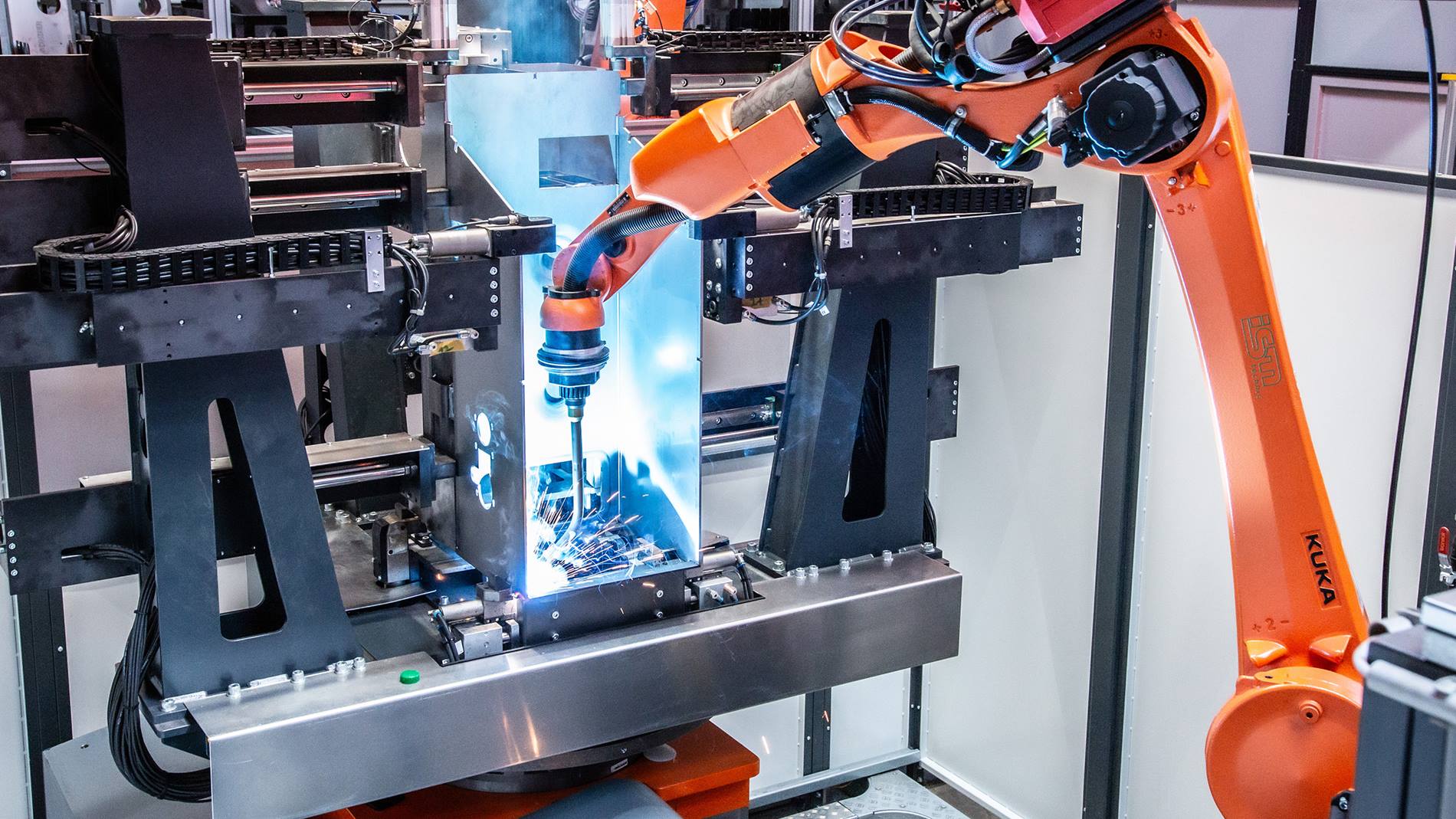 Volautomatisch boiler lassen met KUKA