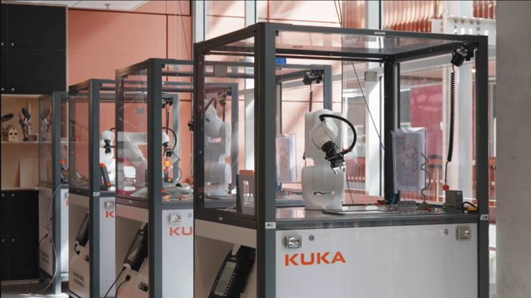 Ready2_educate robotics at Deltion College in the Netherlands | KUKA ...