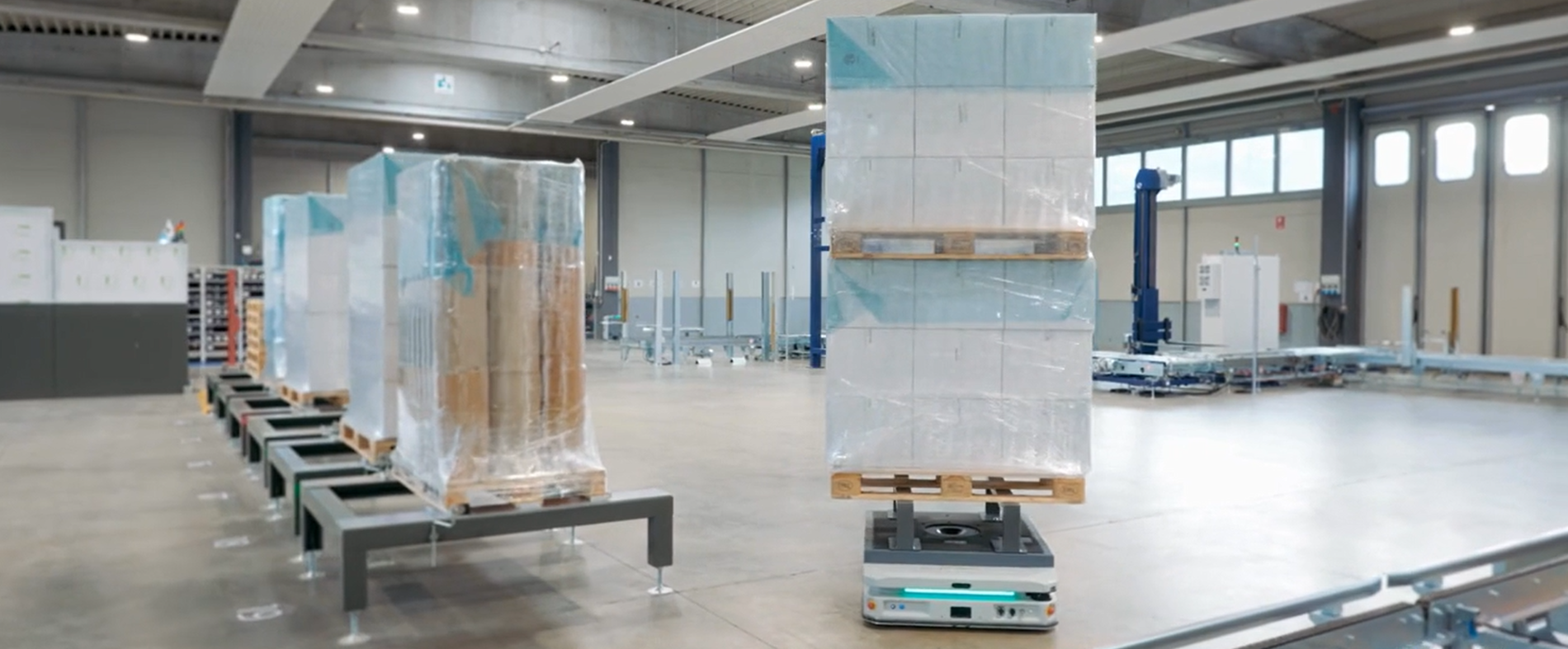 Integrated intralogistics solution with AMR