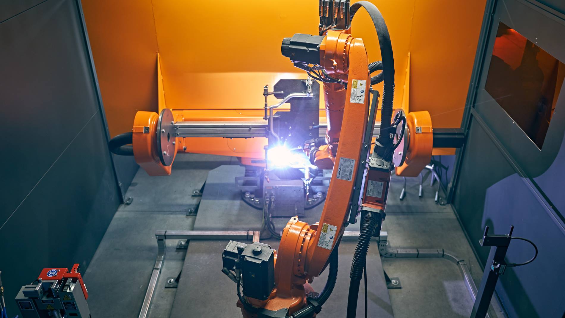 Robotyzacja spawania w Stahlbau Automotive