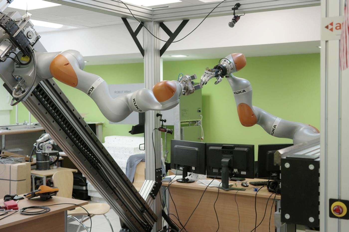 Roboty LBR iiwa na Politechnice Łódzkiej