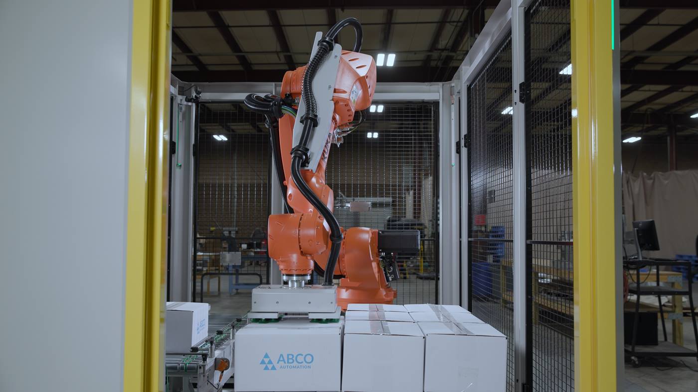 KR IONTEC Palletizing Robot Cell