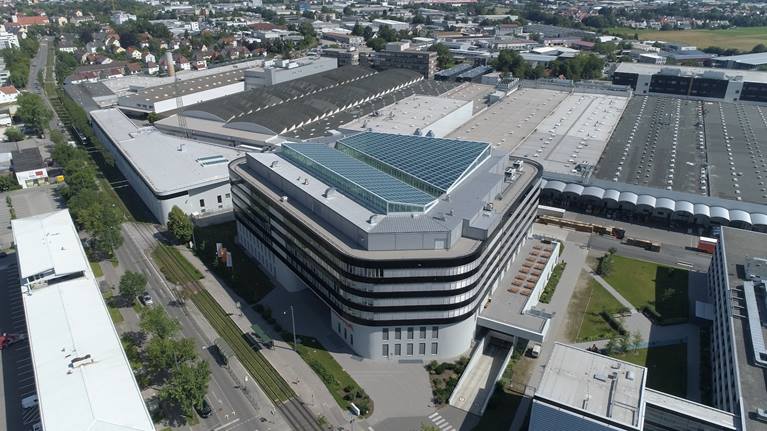 Das Unternehmen KUKA - ETZ Luftaufnahme