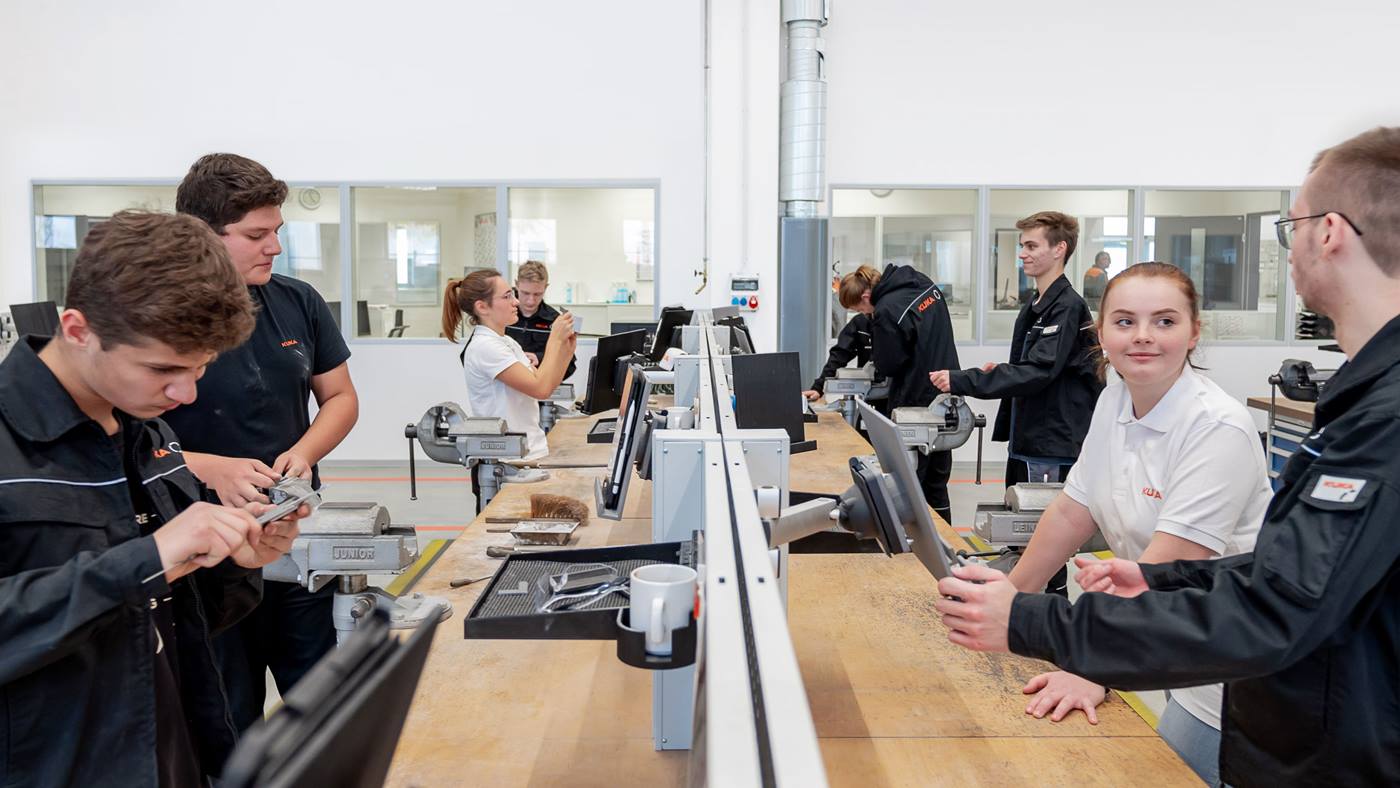 KUKA-Eine gute Ausbildung ist die Grundlage für qualitativ hochwertige Arbeit