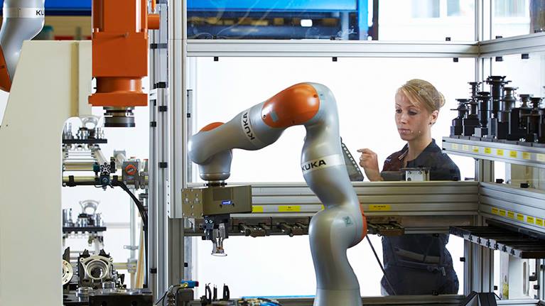 Our company offers on-site support for application and robot programming. 