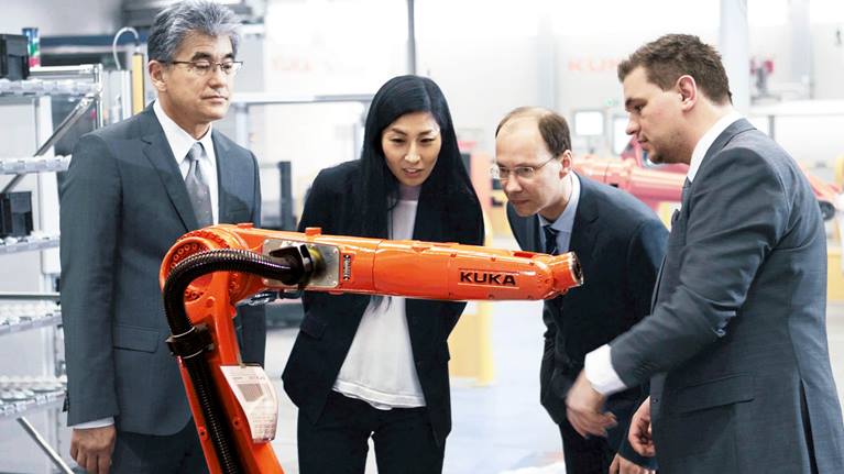 Bei Industrie 4.0 Consulting von KUKA steht der Kunde im Mittelpunkt