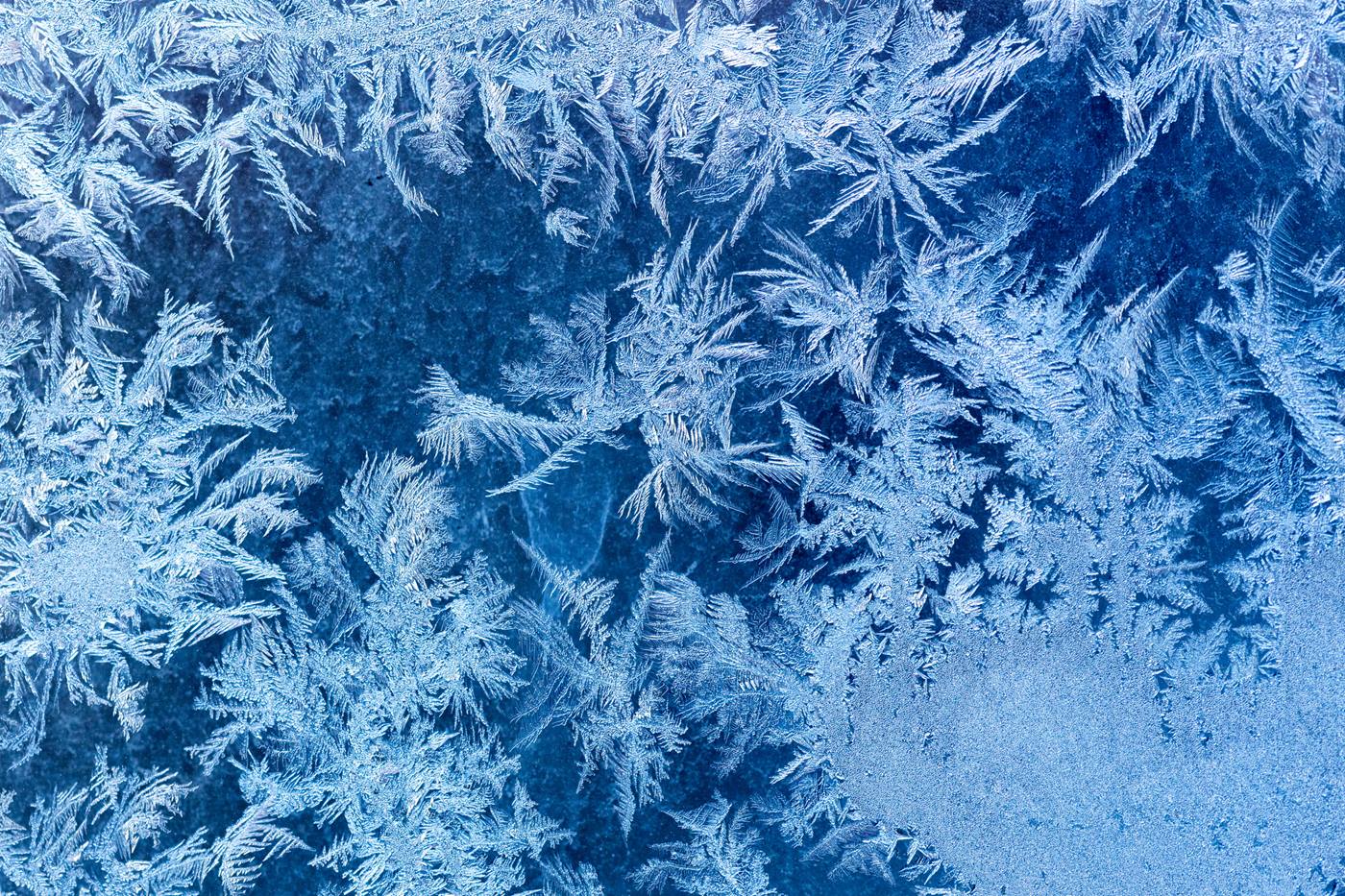 Blue ice crystals 