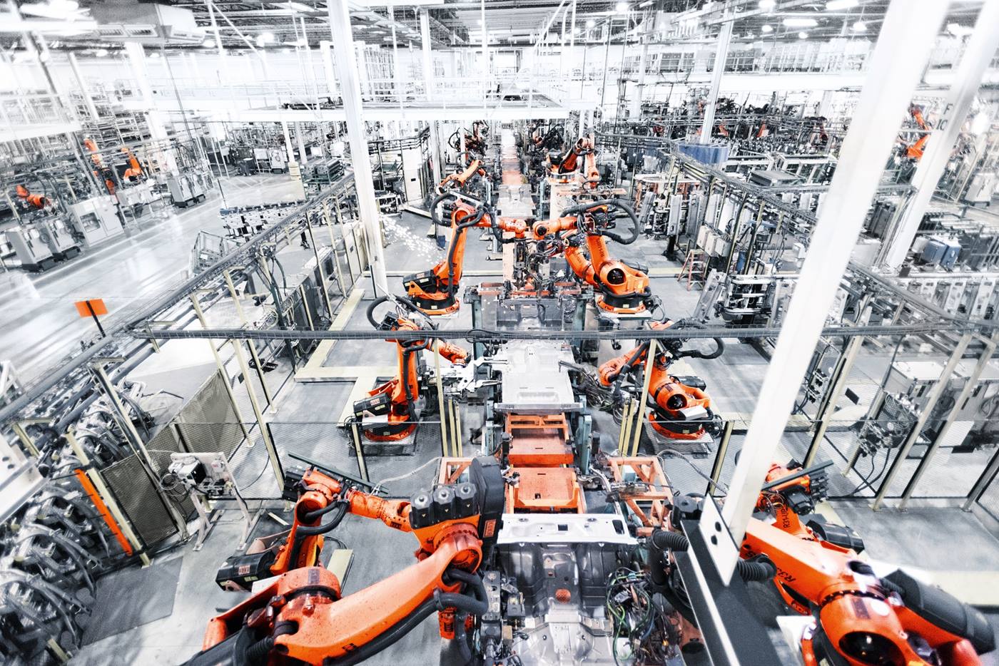 A KUKA Automotive plant in 2022: Plant engineering is an important part of the KUKA Group. 