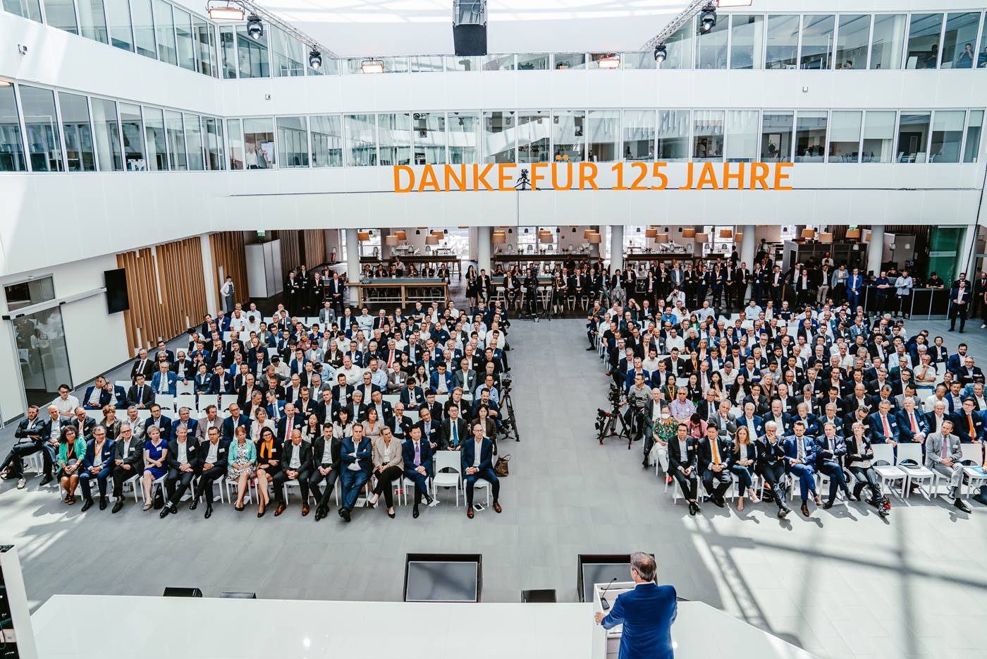 KUKA feiert 125 Jahre am Hauptsitz in Augsburg