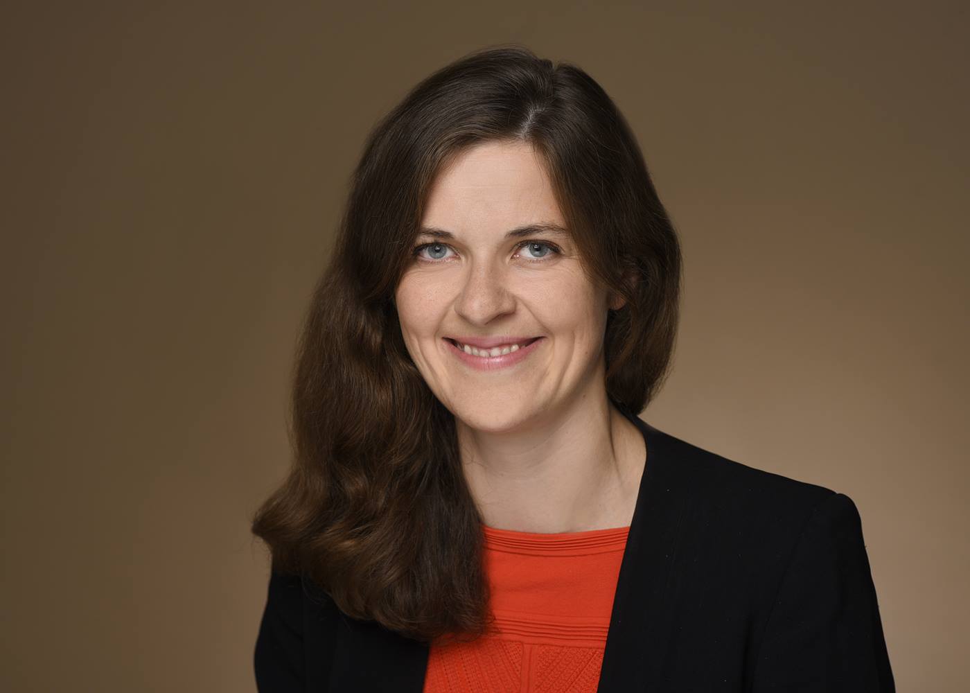 Britta Kempf (Diplom Betriebswirtin und) Managerin Nachhaltigkeit in der Produktionstechnik im Bereich Anlagentechnik und Robotik