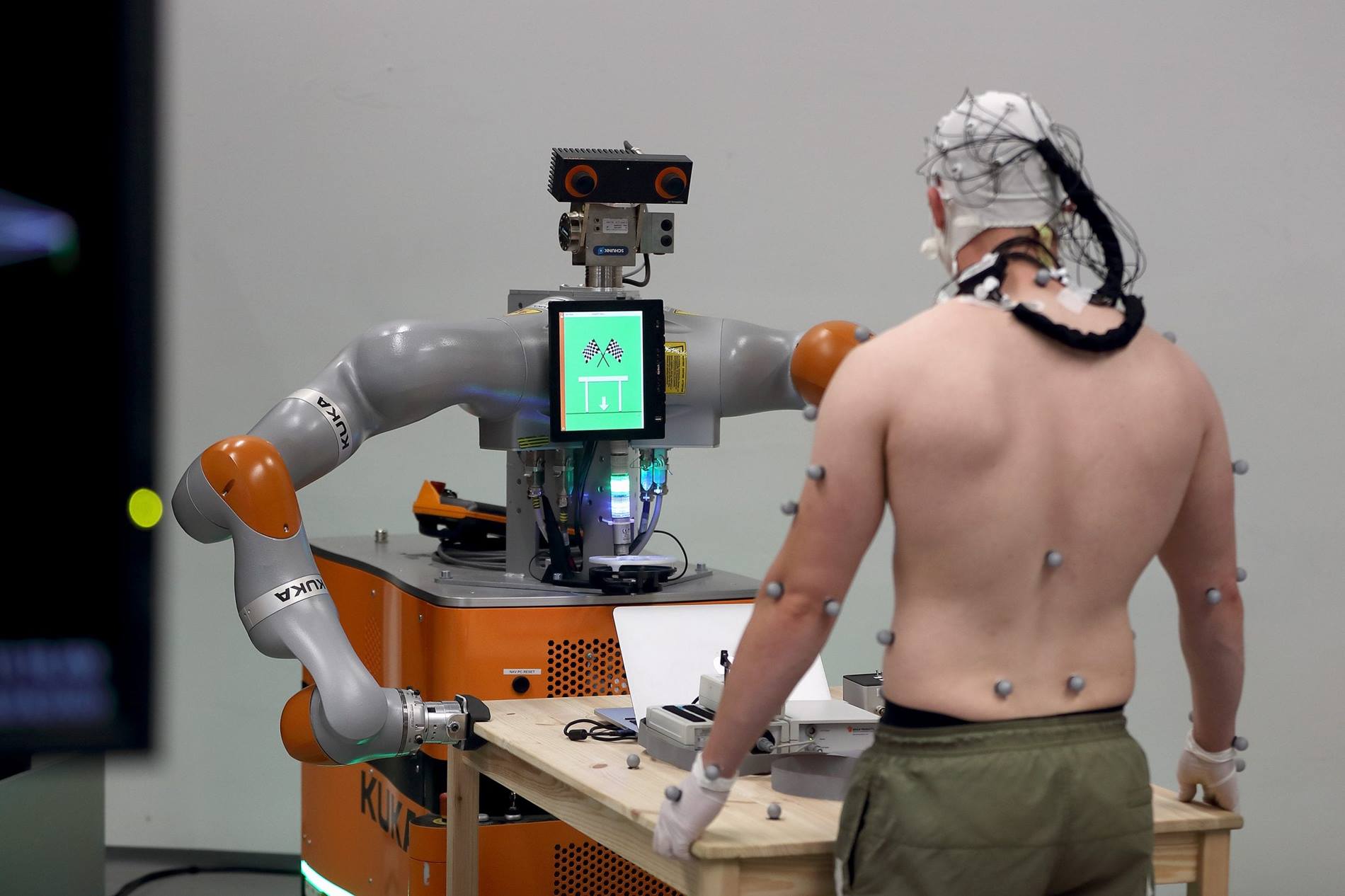 KUKA Mensch Roboter Kollaboration