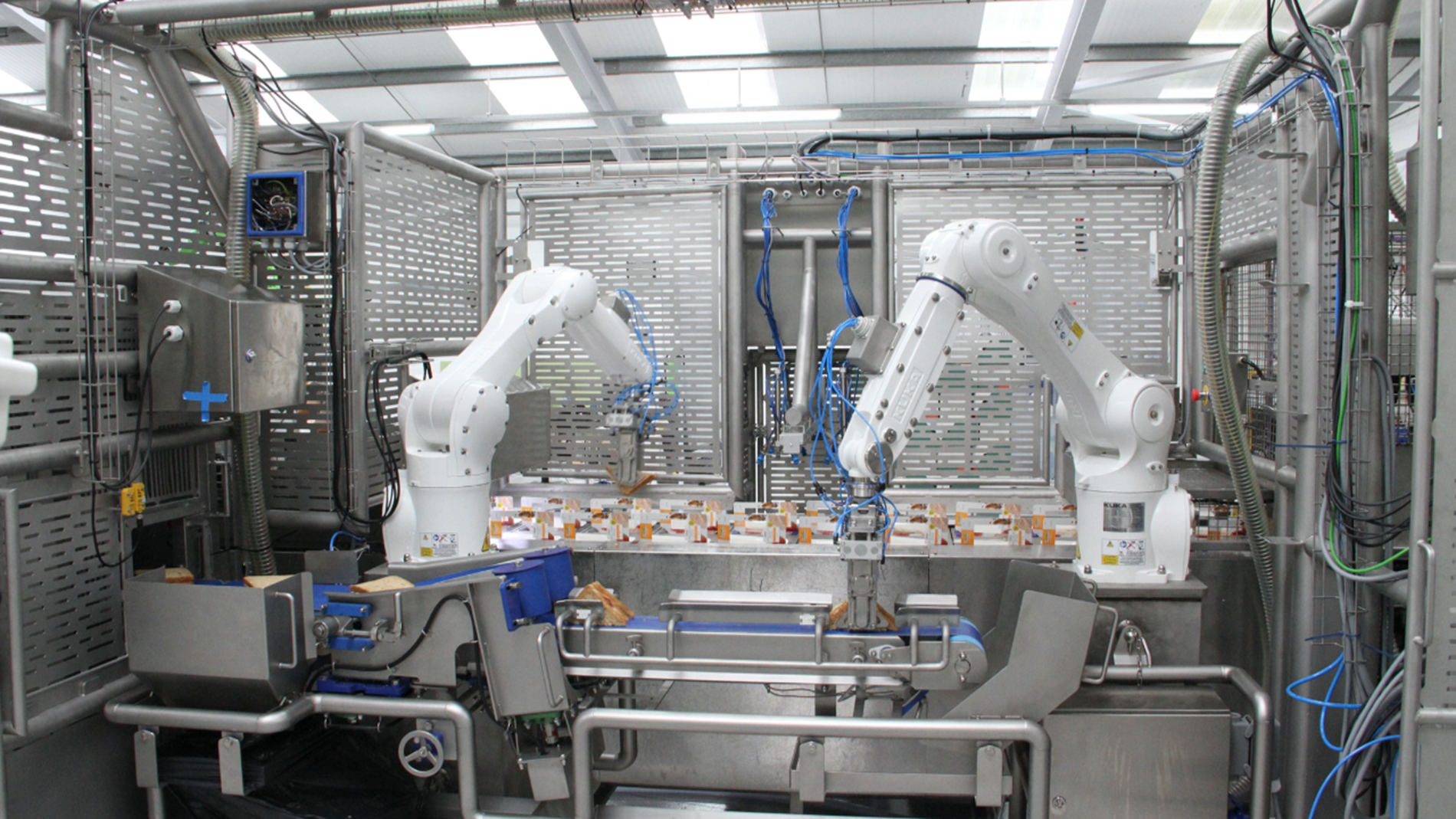 Automation at sandwich industry with robots