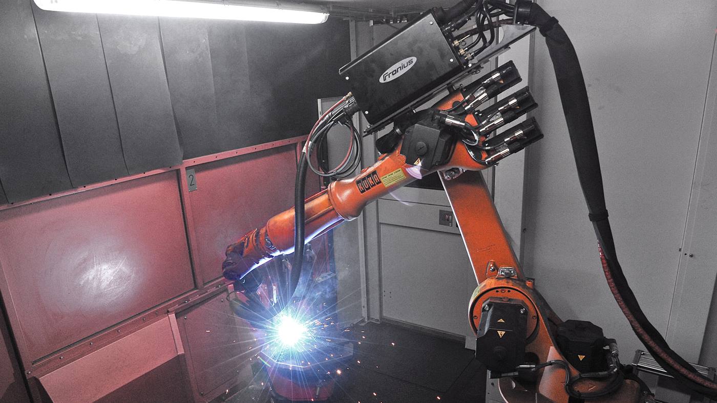 KUKA welding robot at AL-KO