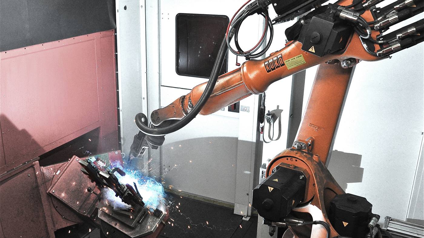 KUKA KR 16 robots weld vehicle components at ALKO KUKA AG