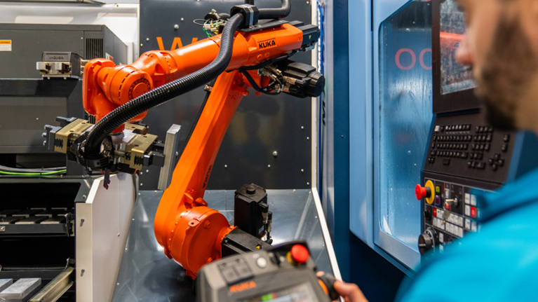 Machine Tool KUKA Robot Automation