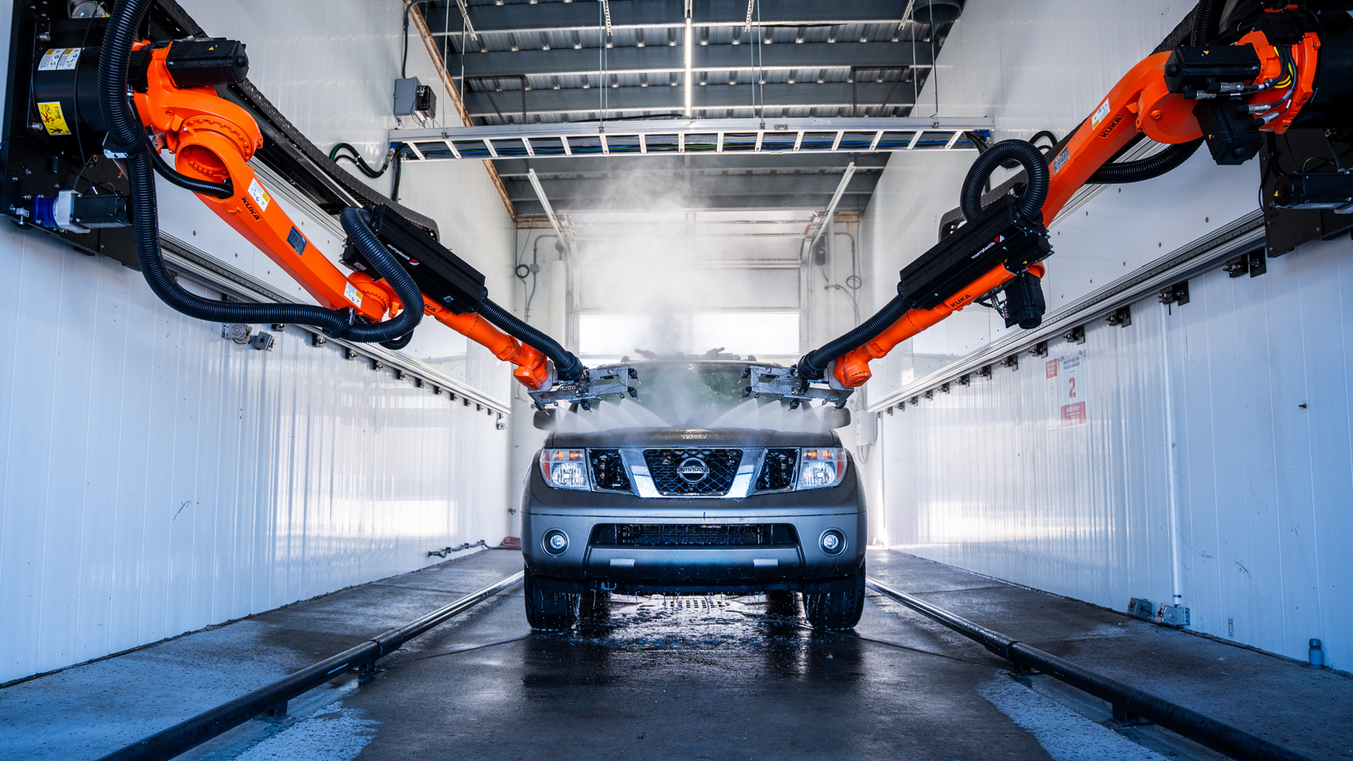 KUKA Robots wash cars at Autowash
