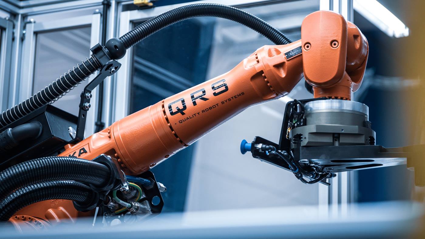 KUKA Roboter mit Kamerasystem