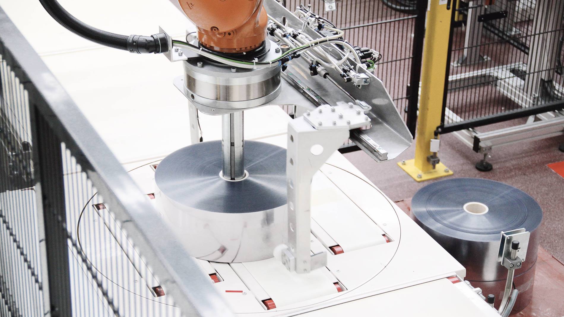 Koch-Folienrolle mit KUKA Roboter