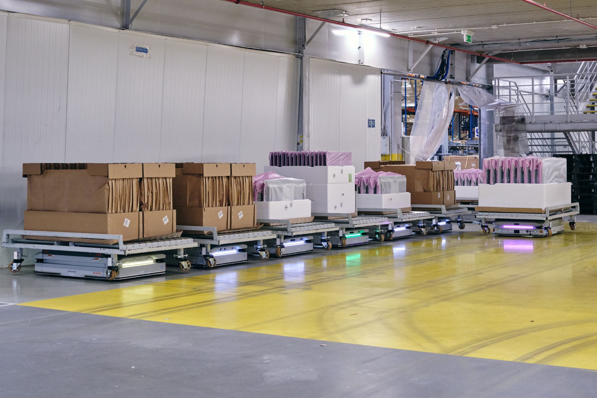 Automatyzacja wewnętrznego transportu materiałów w TPV Displays Polska