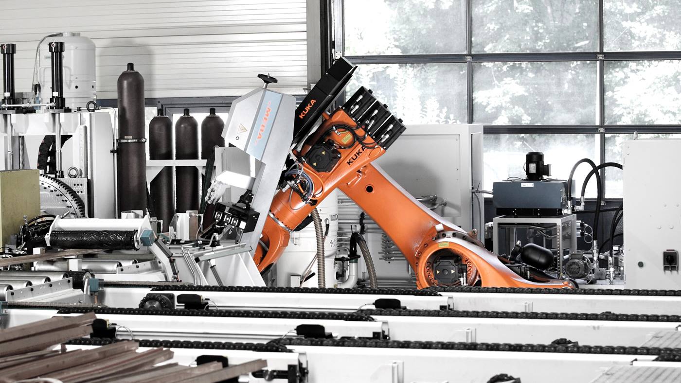 KUKA Roboter führt Bandsäge bei Wieland Anlagentechnik GmbH