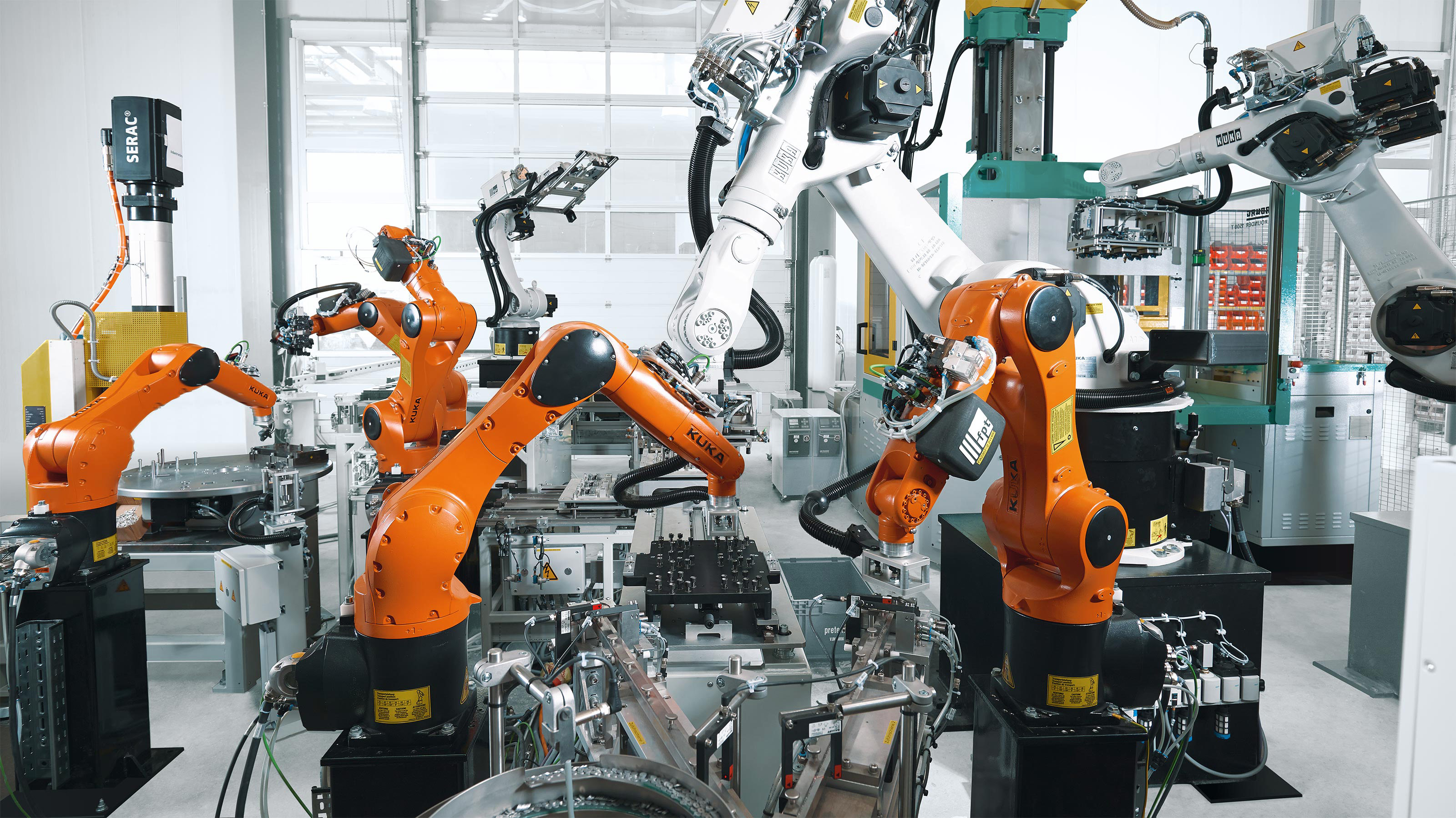 Plastics industry More efficiency with automation KUKA AG