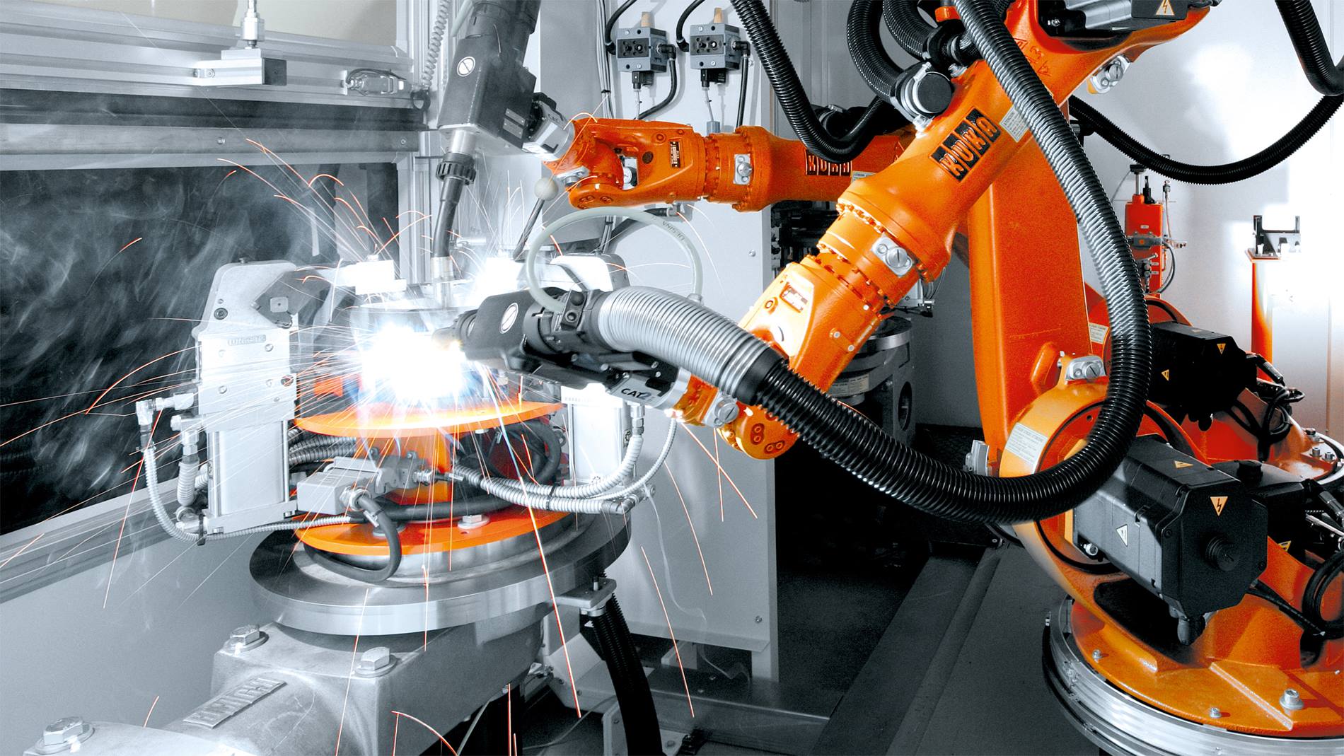 farvning klæde Forfølge Automated arc welding with KUKA | KUKA AG