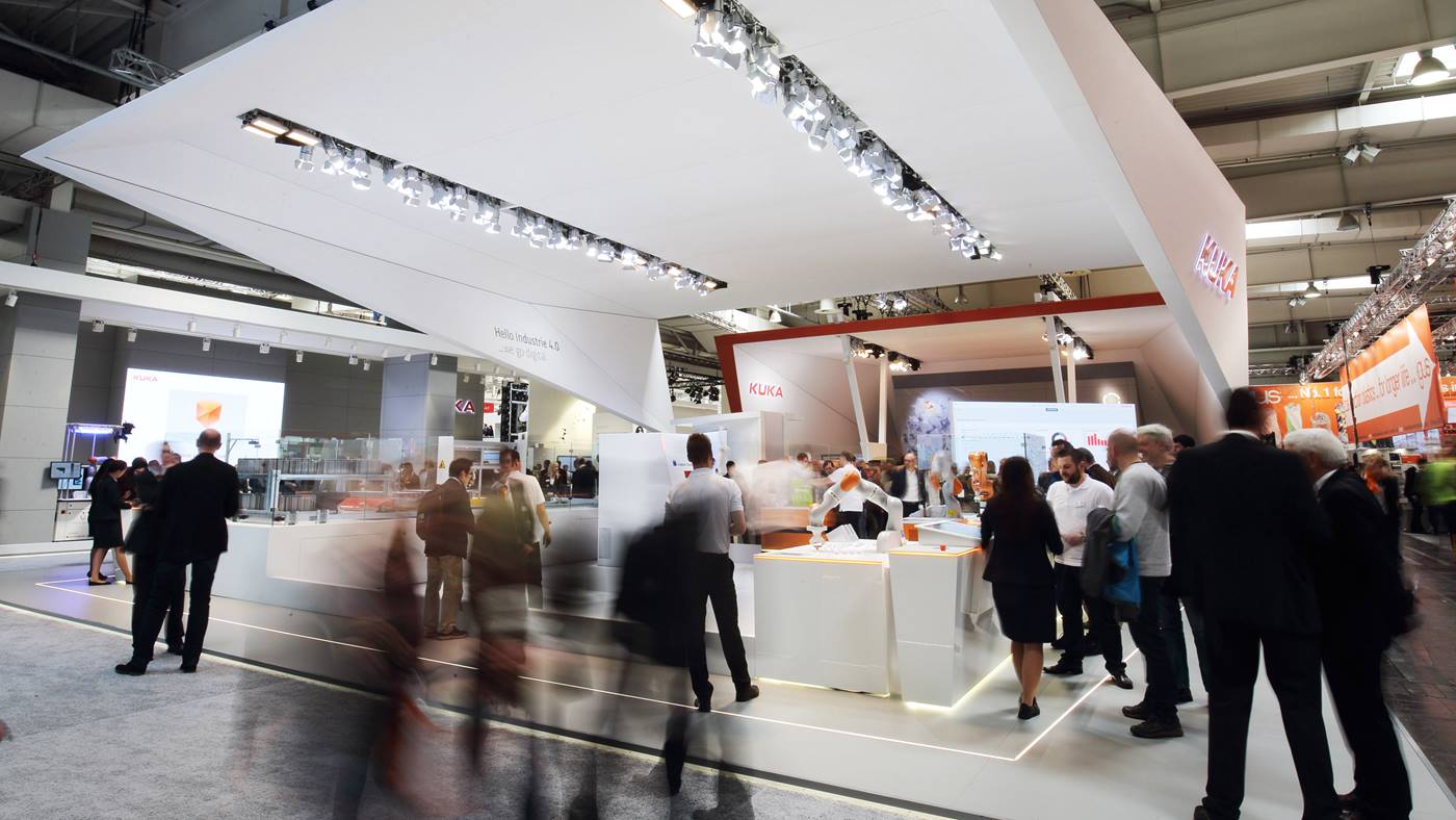 Panoramablick über den KUKA Stand auf der Hannover Messe 2016