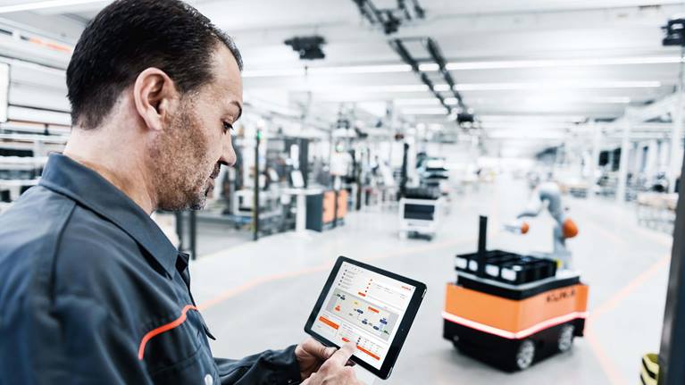 Industrie 4.0 with the KMR iiwa