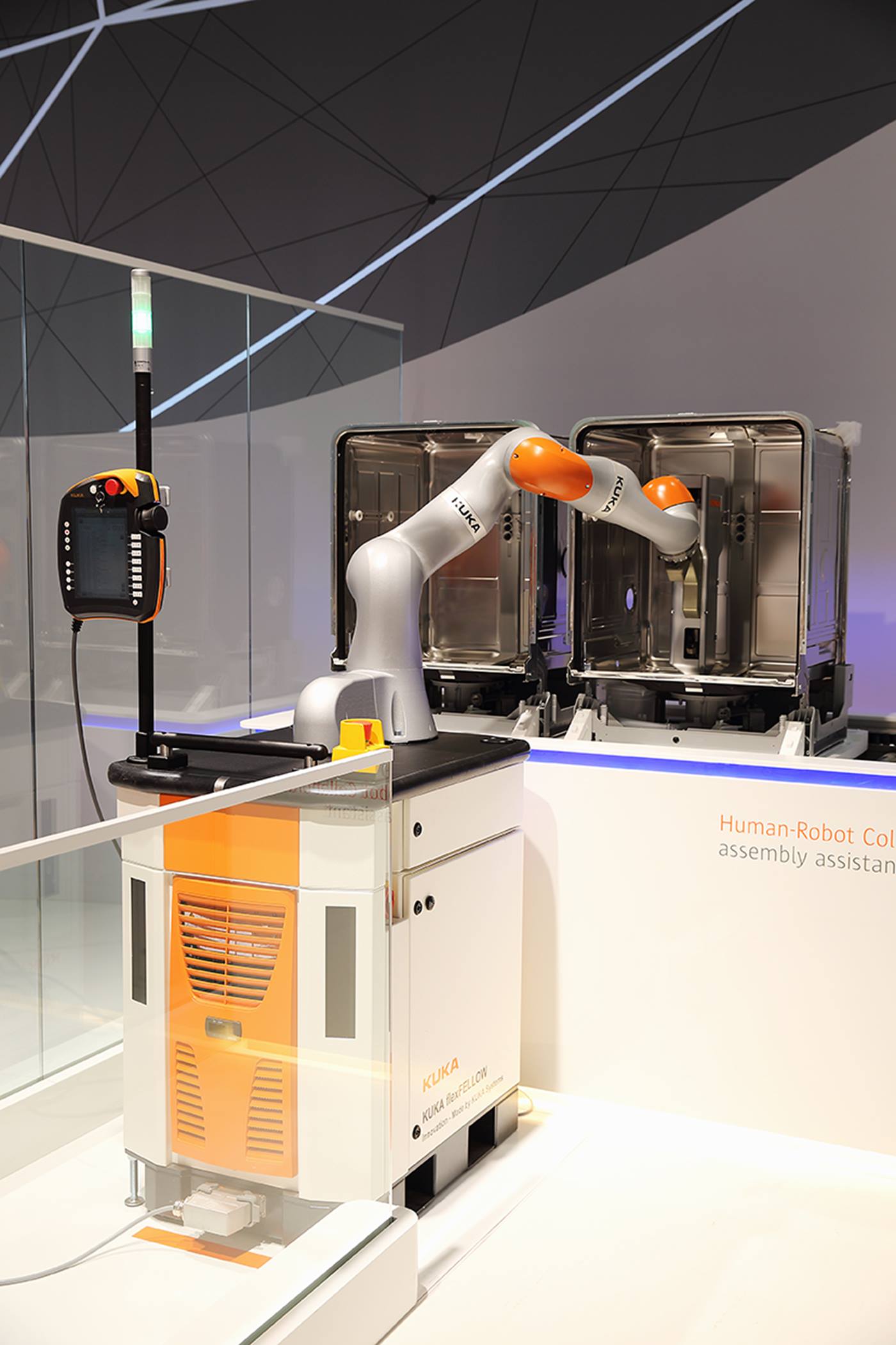 kuka库卡机器人应用于螺丝紧固组装搬运