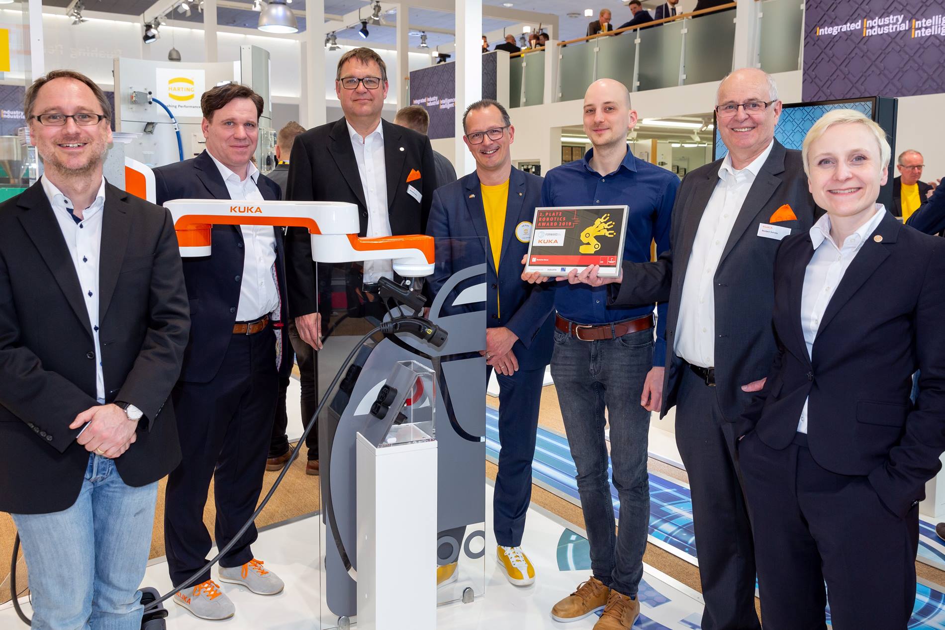 Das KUKA und FORWARDttc Team bei der Robotics Award Verleihung auf der Hannover Messe 2019