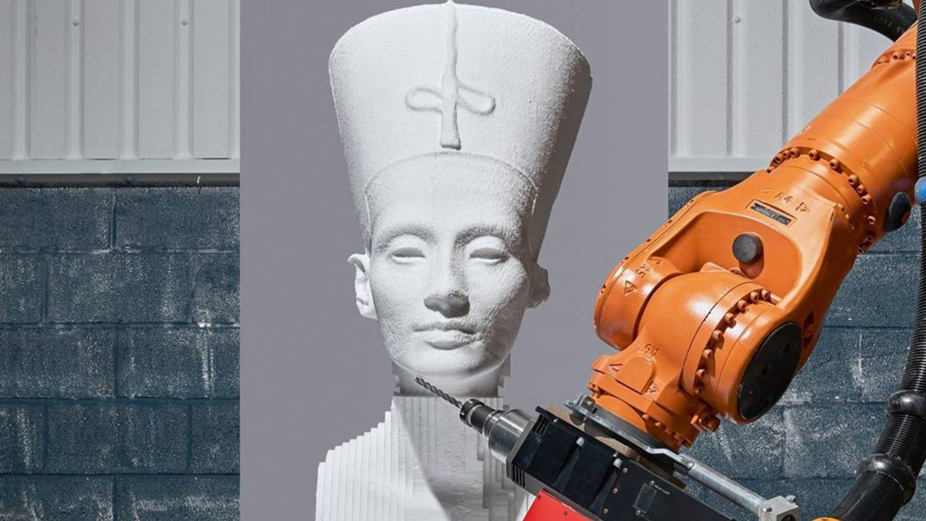 Schnell und präzise: KUKA-Roboter fräst eine Büste für Hollywood