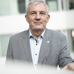 Dr. Joachim Döhner KUKA AG
