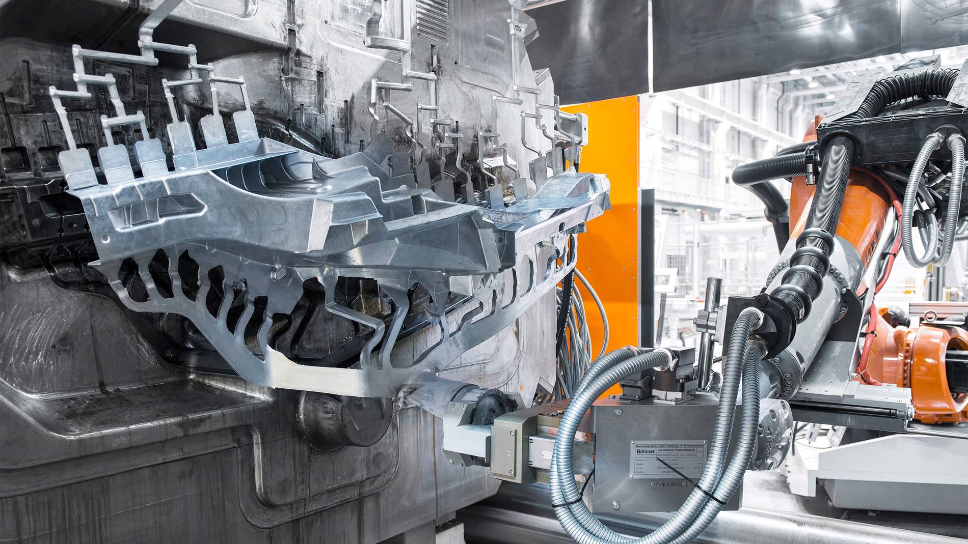 Automated die casting process with KUKA