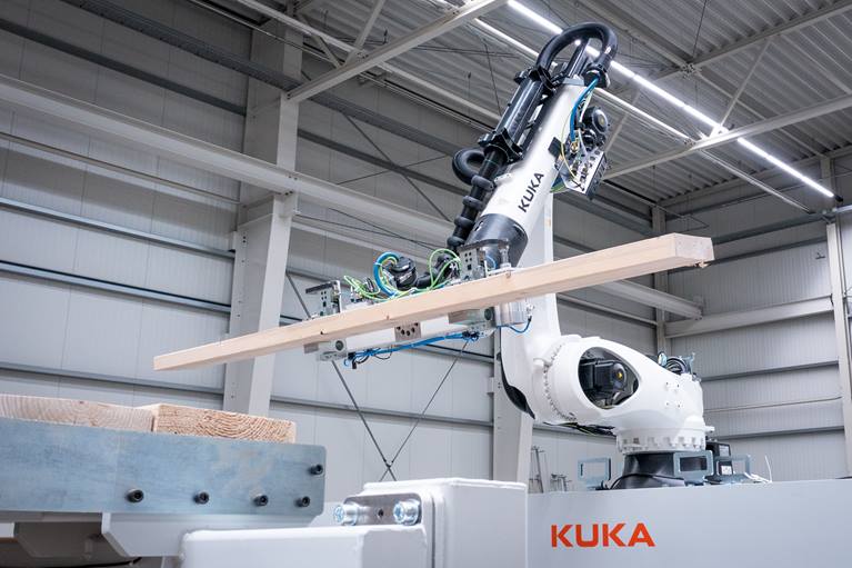 KUKA Systems automatisierter Hausbau