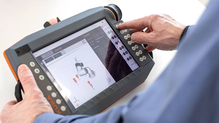 KUKA_SmartPadPro_Desk Operation