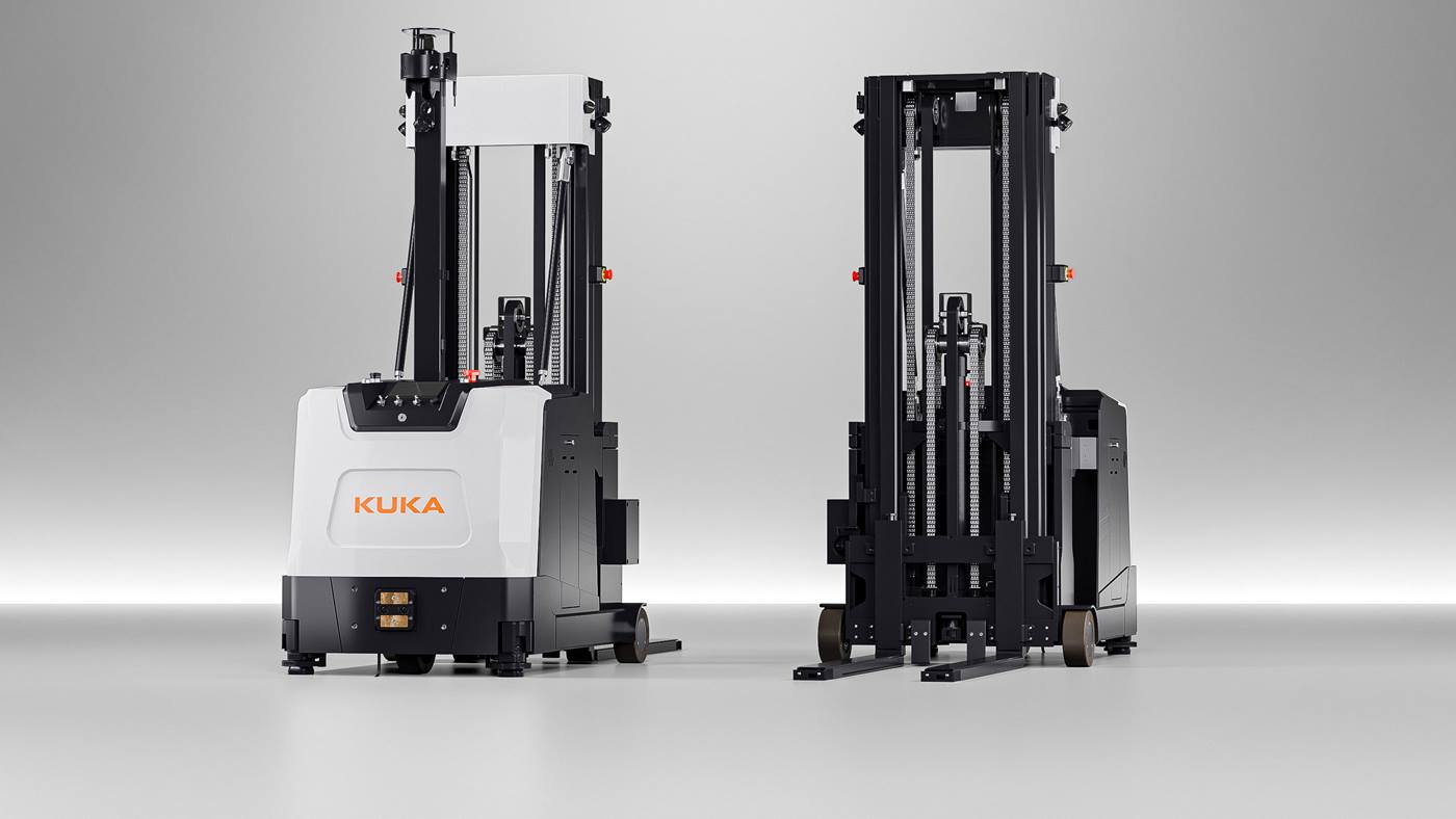 Autonomer Gabelstapler KUKA KMF 1500P-CB (Frontstapler-Prinzip mit Gegengewicht) transportiert Paletten im Lager 