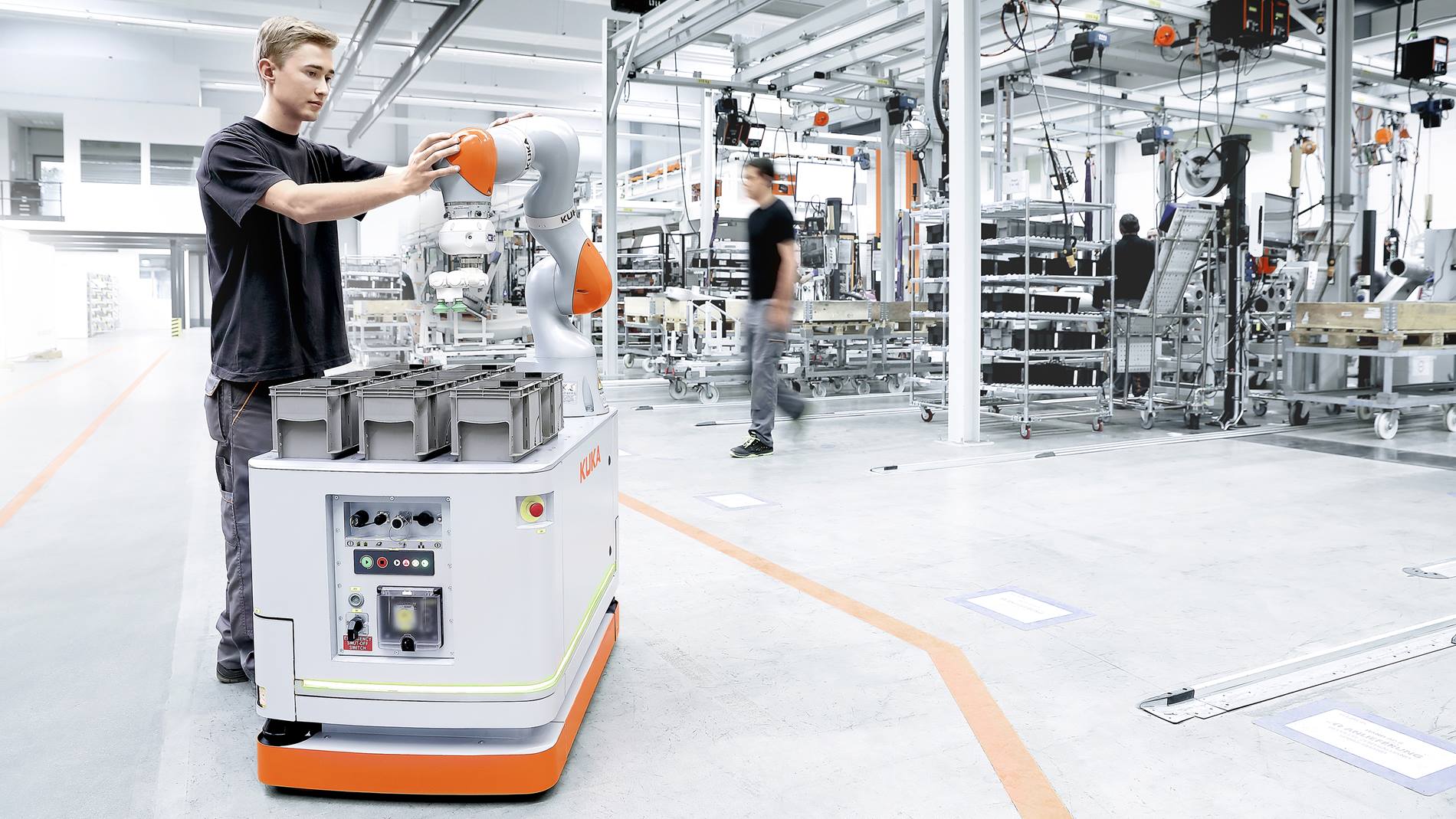 KUKA Roboter Anwendung in der eigenen Fertigung - KUKA AG
