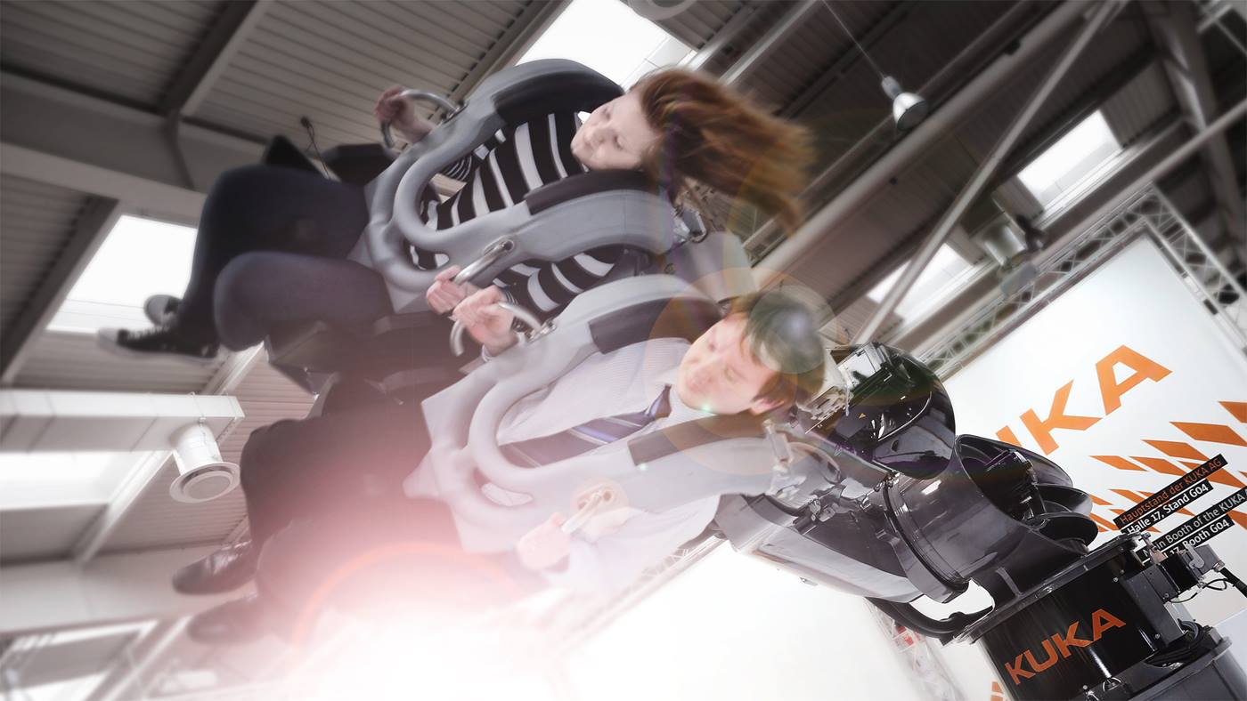 Der KUKA Coaster bietet zwei Passagieren ein einmaliges Achterbahn-Erlebnis