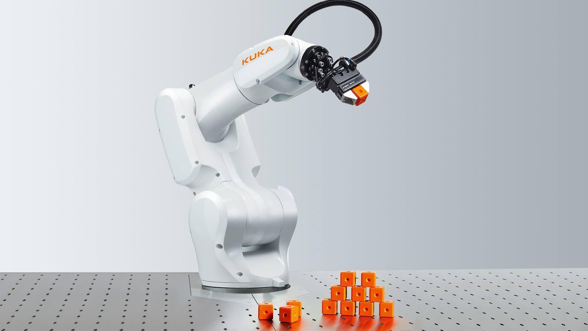 skuffe slutpunkt jernbane KUKA ready2_educate – Training cell for hands-on robotic training | KUKA AG