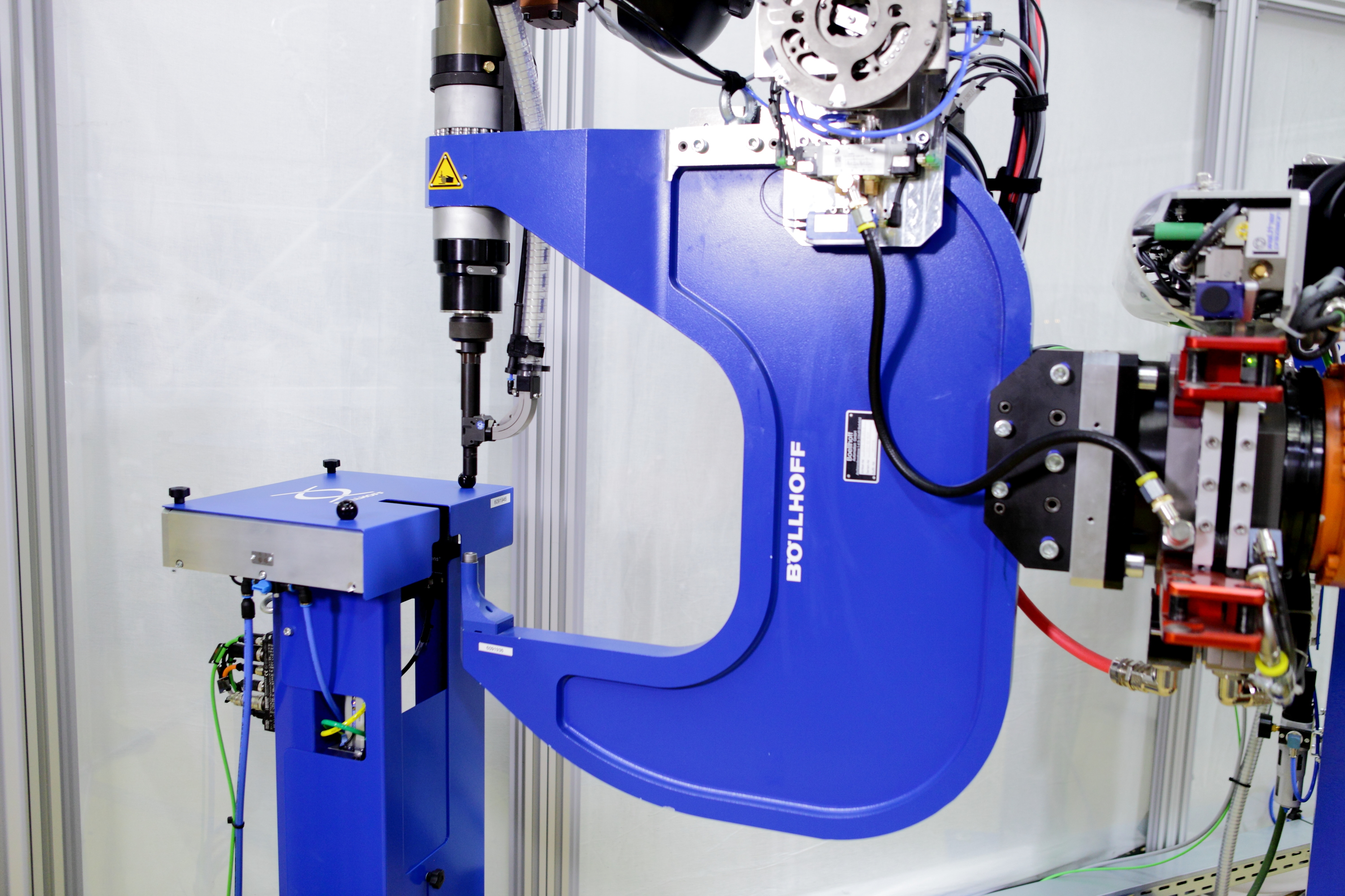 ready2_rivet efficient automation of selfpierce riveting KUKA AG