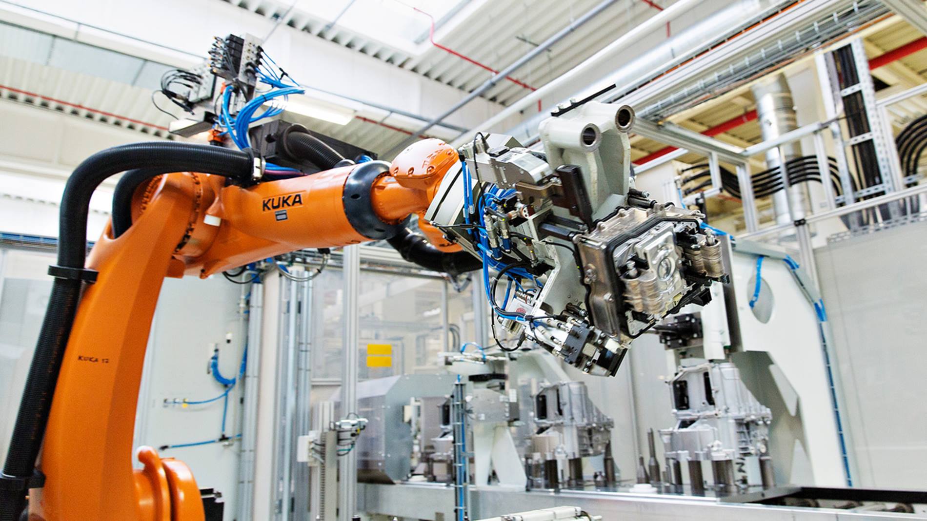 KUKA AppTech skraca czas programowania robota przemysłowego