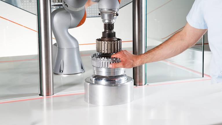 Sensor systems for robots | KUKA Global